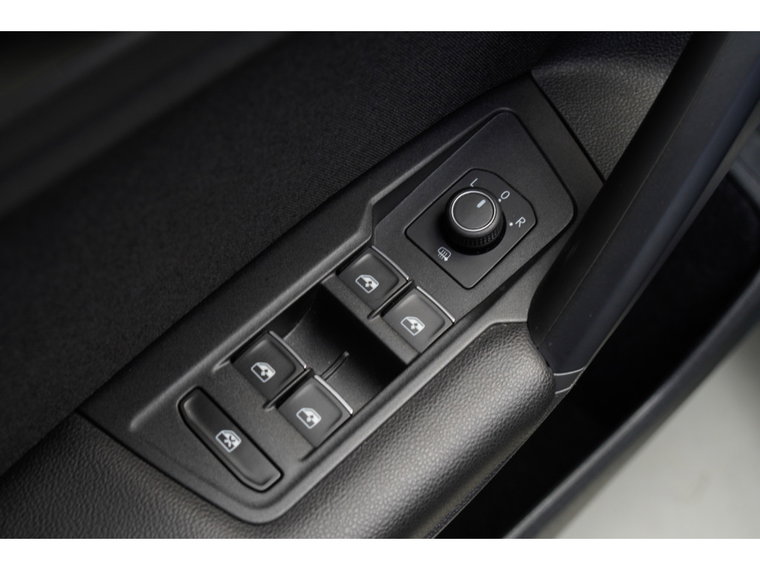 Vehicle Image 48