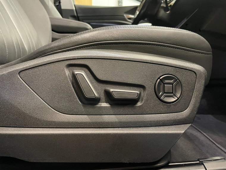 Vehicle Image 39