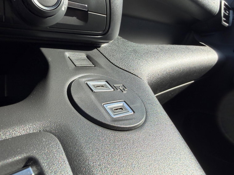 Vehicle Image 42