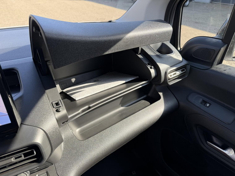 Vehicle Image 50