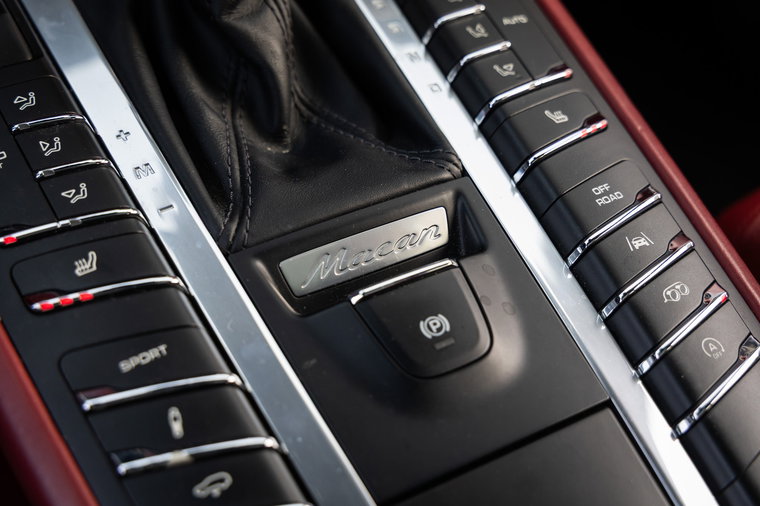 Vehicle Image 21