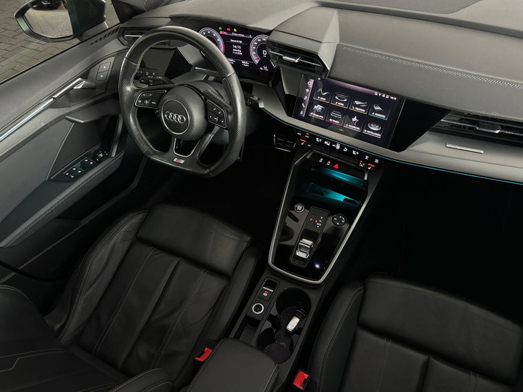 Vehicle Image 30