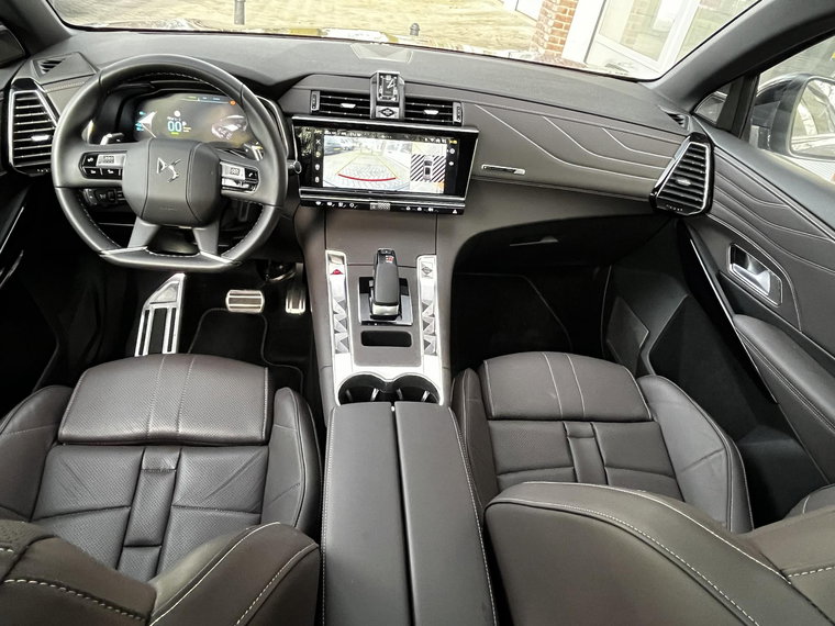 Vehicle Image 15