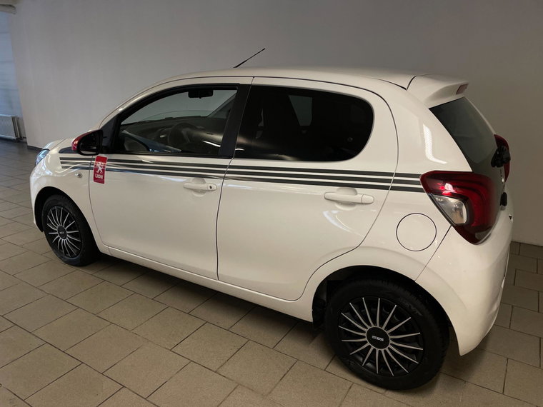 Vehicle Image 3