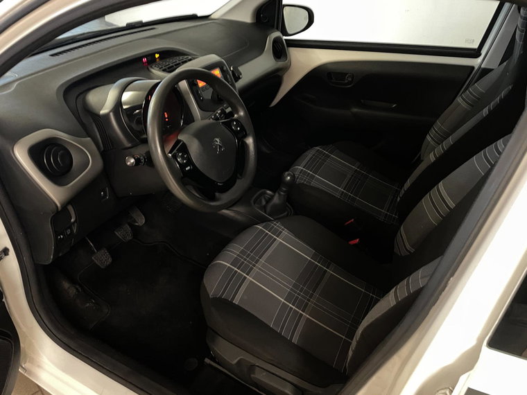 Vehicle Image 20