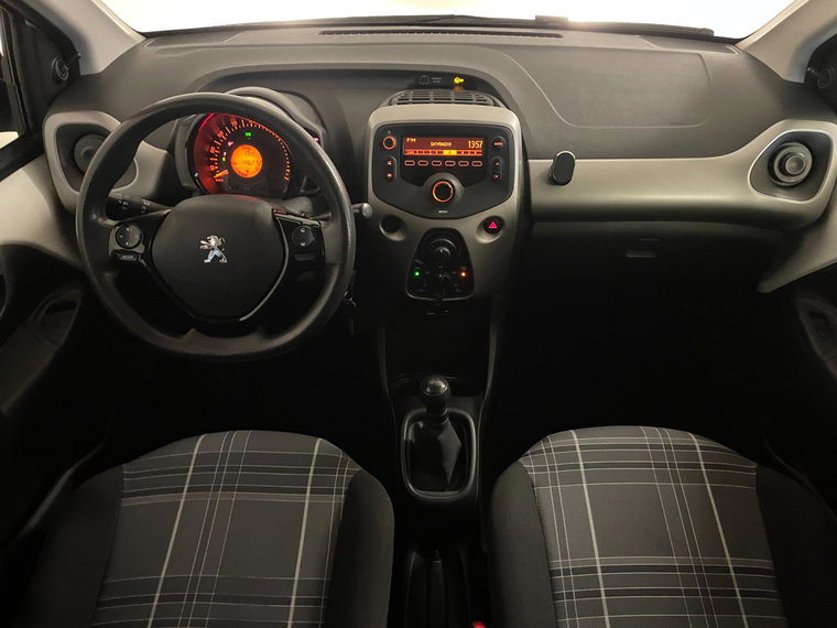 Vehicle Image 21
