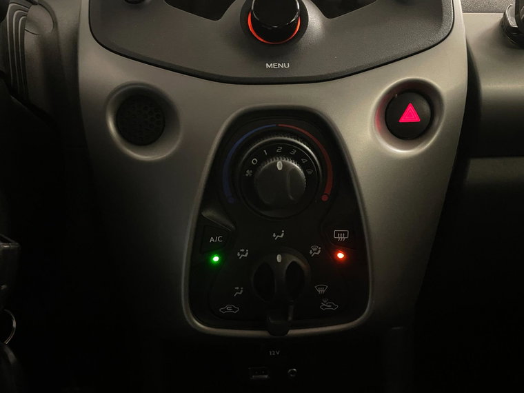 Vehicle Image 30