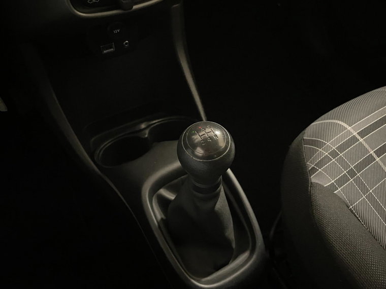 Vehicle Image 32