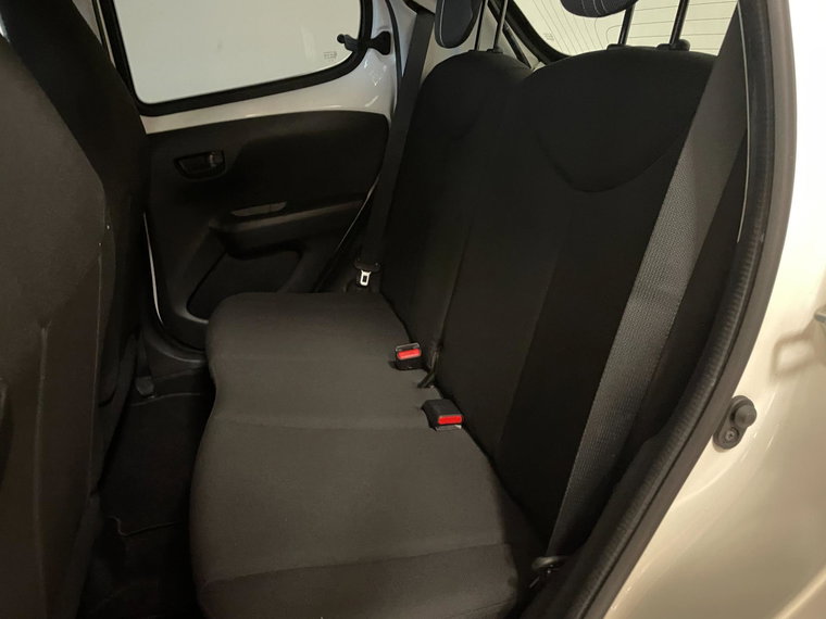 Vehicle Image 33