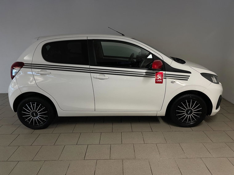 Vehicle Image 6