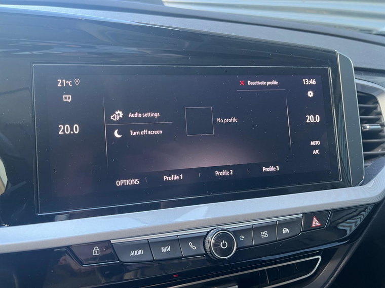 Vehicle Image 32