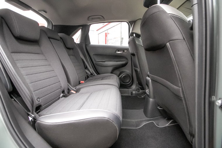 Vehicle Image 7