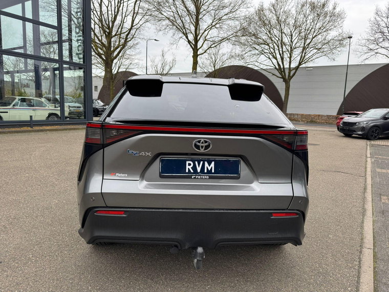 Vehicle Image 12