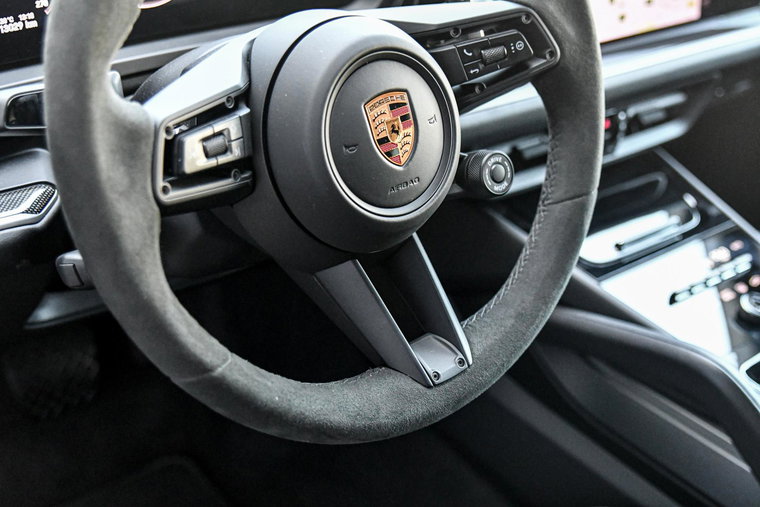 Vehicle Image 35