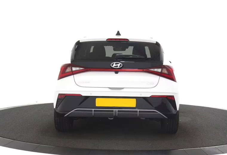 Vehicle Image 8