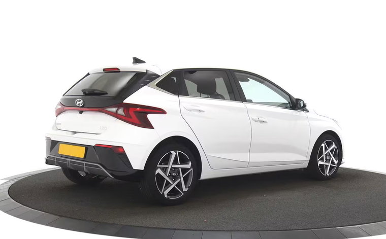 Vehicle Image 9