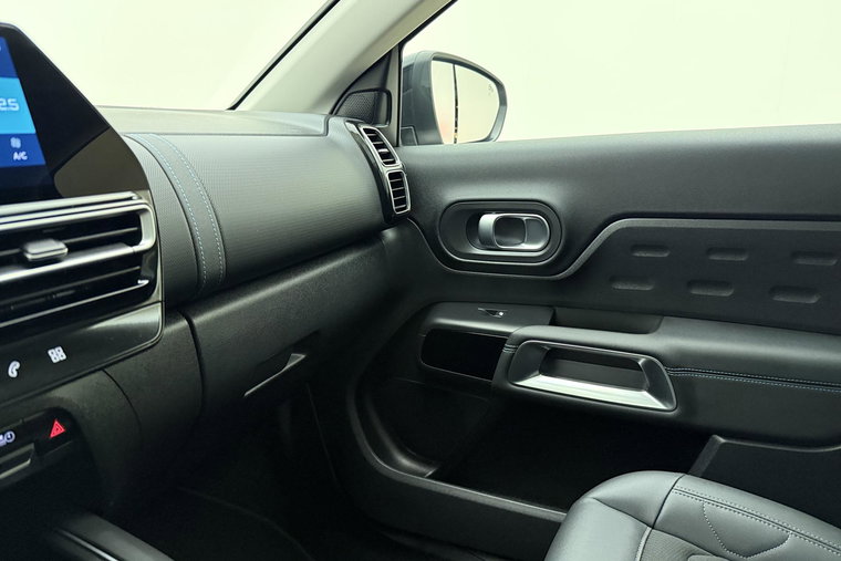 Vehicle Image 28