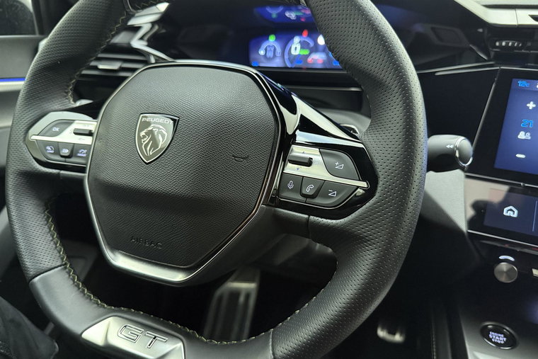 Vehicle Image 21