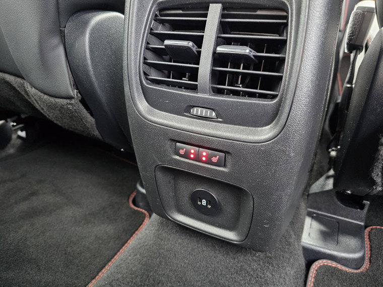Vehicle Image 32