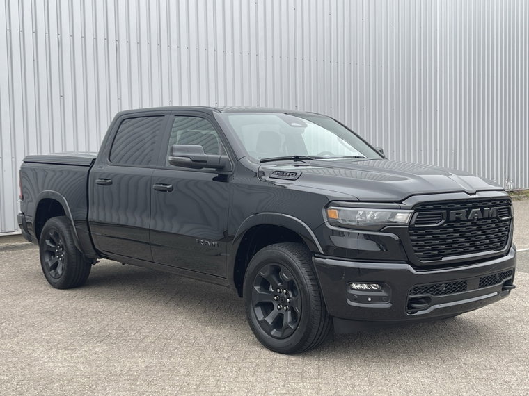 Vehicle Image 4