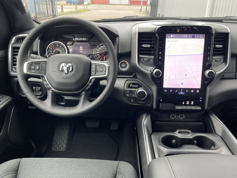Vehicle Image 38