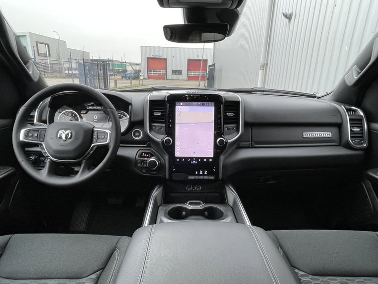 Vehicle Image 40
