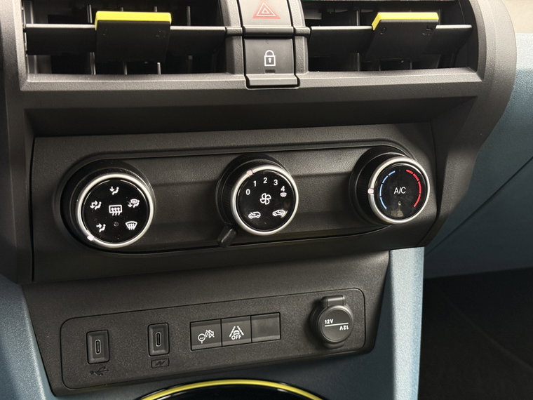 Vehicle Image 32