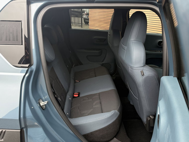 Vehicle Image 41