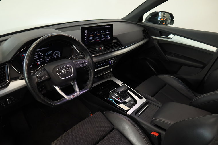 Vehicle Image 6