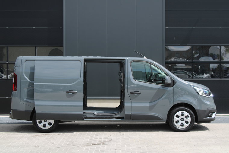 Vehicle Image 32
