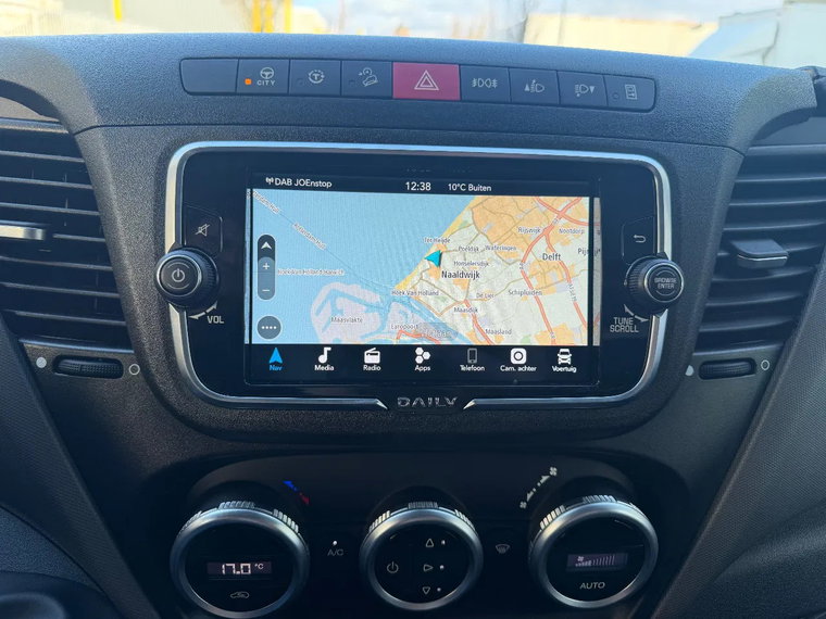 Vehicle Image 23