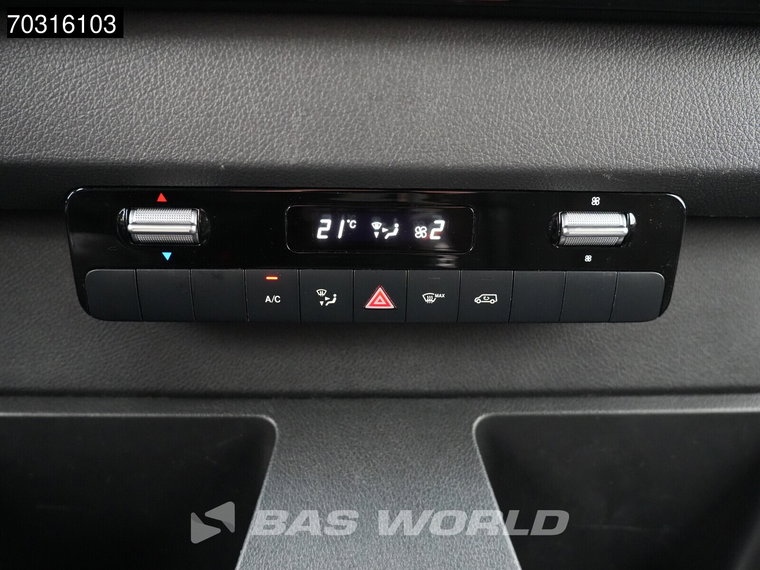 Vehicle Image 43