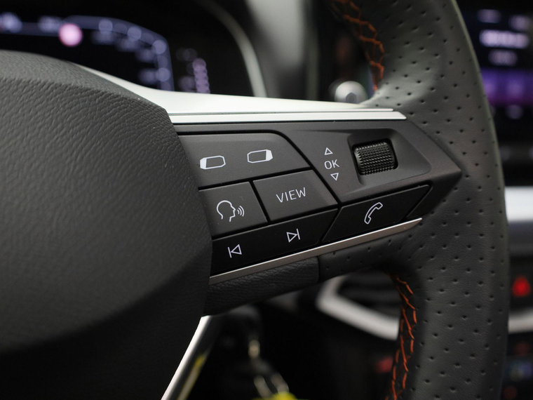 Vehicle Image 24