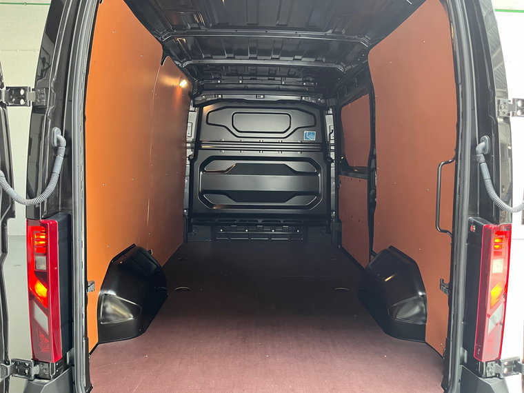 Vehicle Image 37