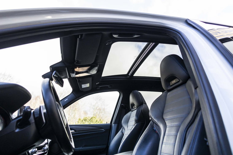 Vehicle Image 30