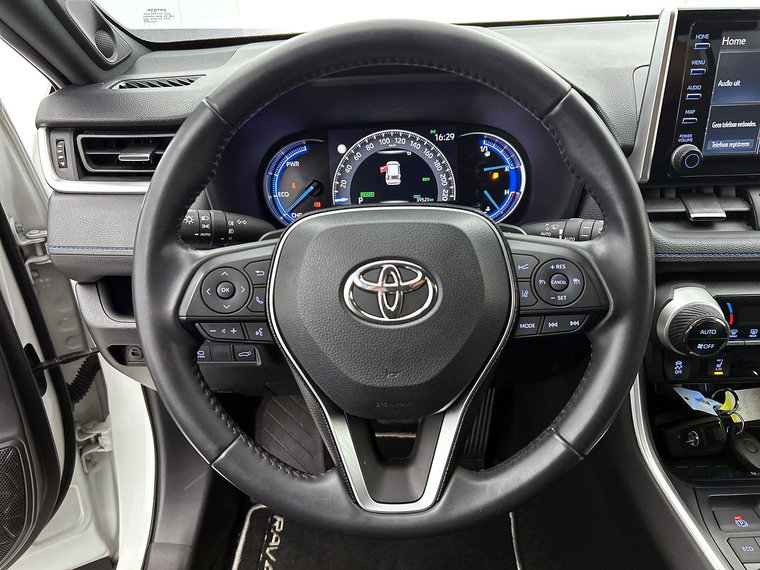 Vehicle Image 16