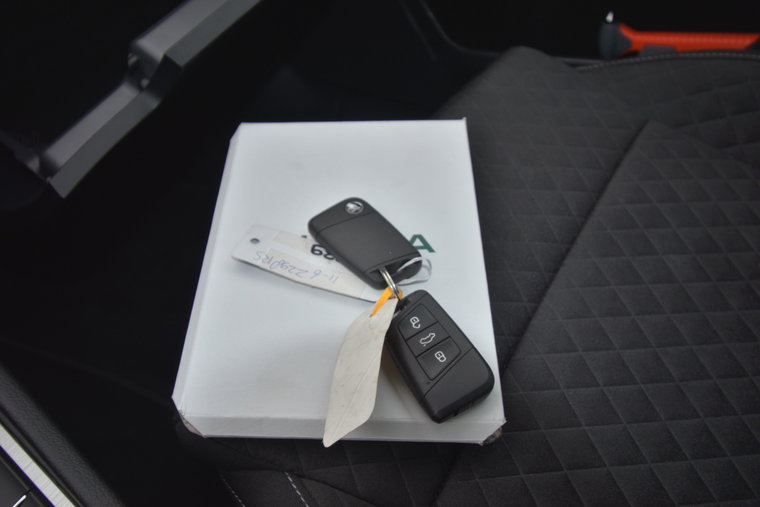 Vehicle Image 43