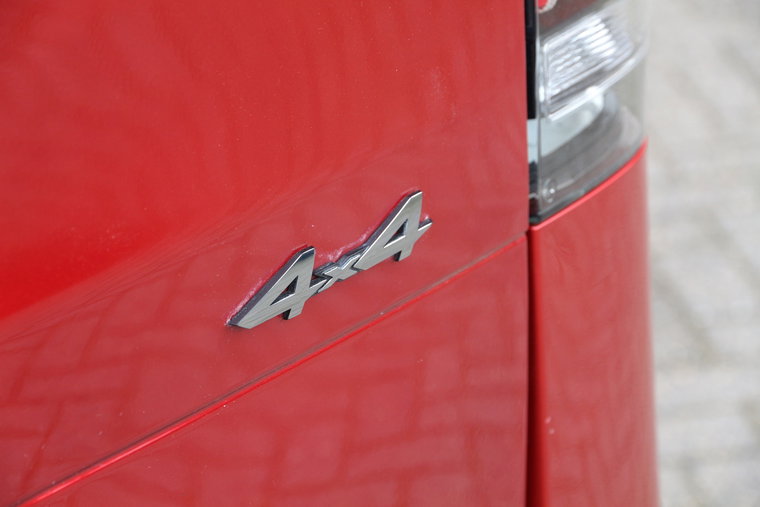 Vehicle Image 13