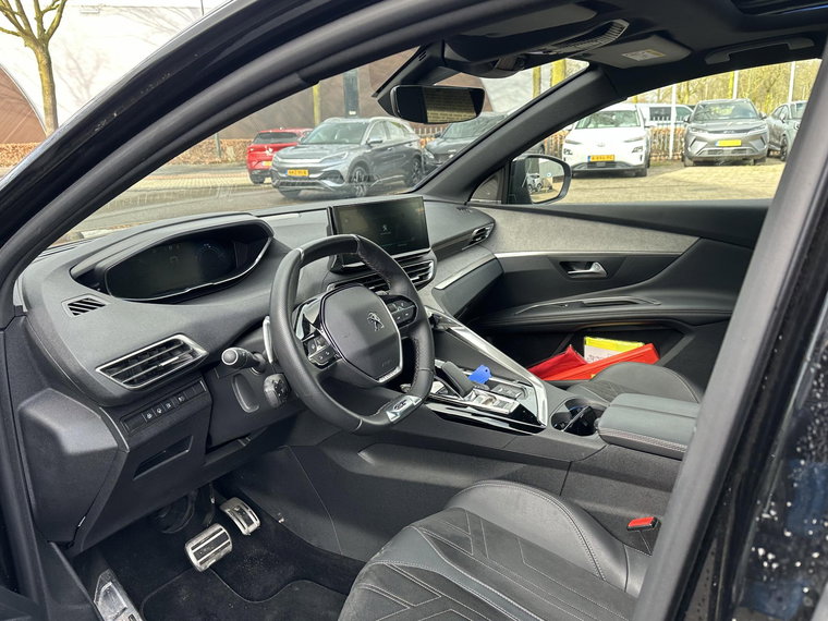 Vehicle Image 17