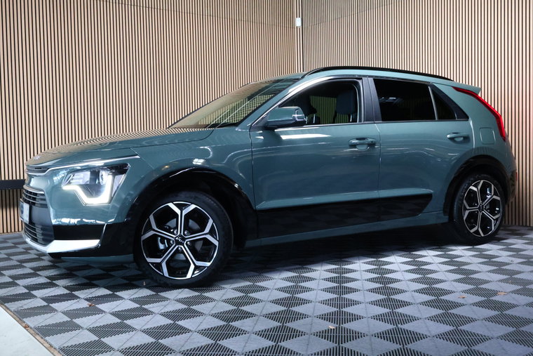 Vehicle Image 9