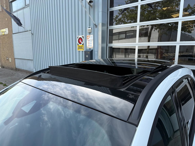 Vehicle Image 28
