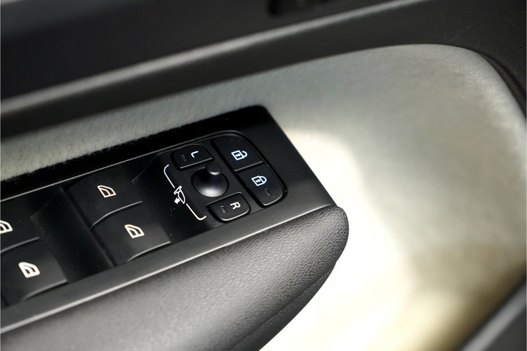 Vehicle Image 50