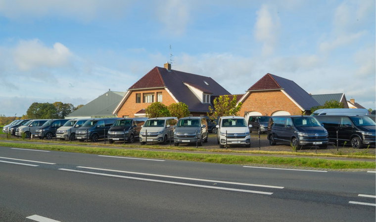 Vehicle Image 36