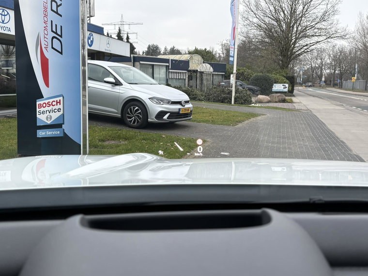 Vehicle Image 33