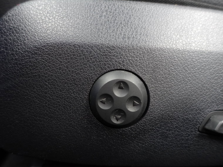 Vehicle Image 24