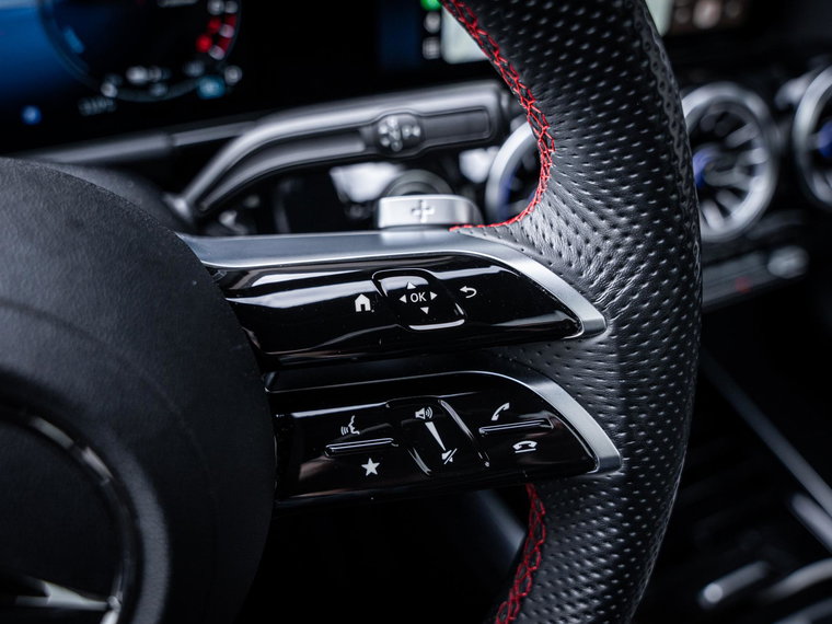 Vehicle Image 35