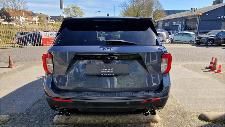 Vehicle Image 32