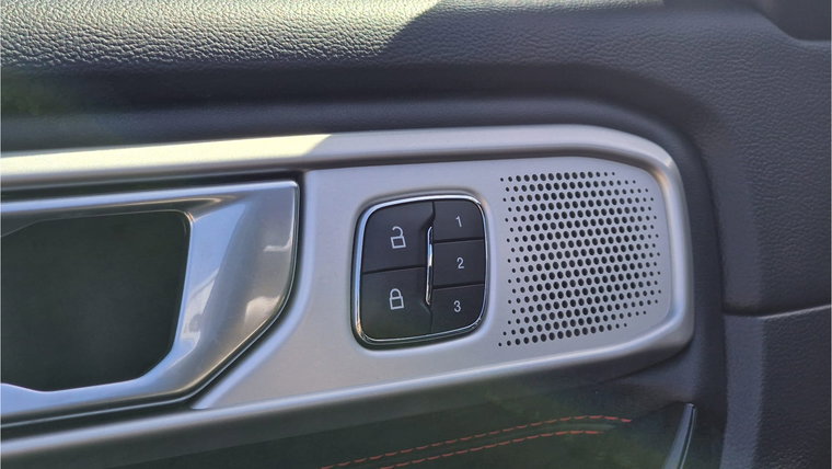 Vehicle Image 38