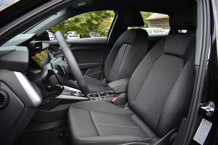 Vehicle Image 15