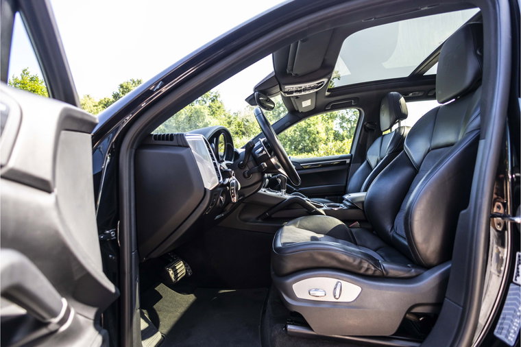 Vehicle Image 21